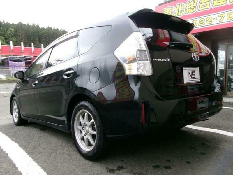 PRIUS ALPHA
