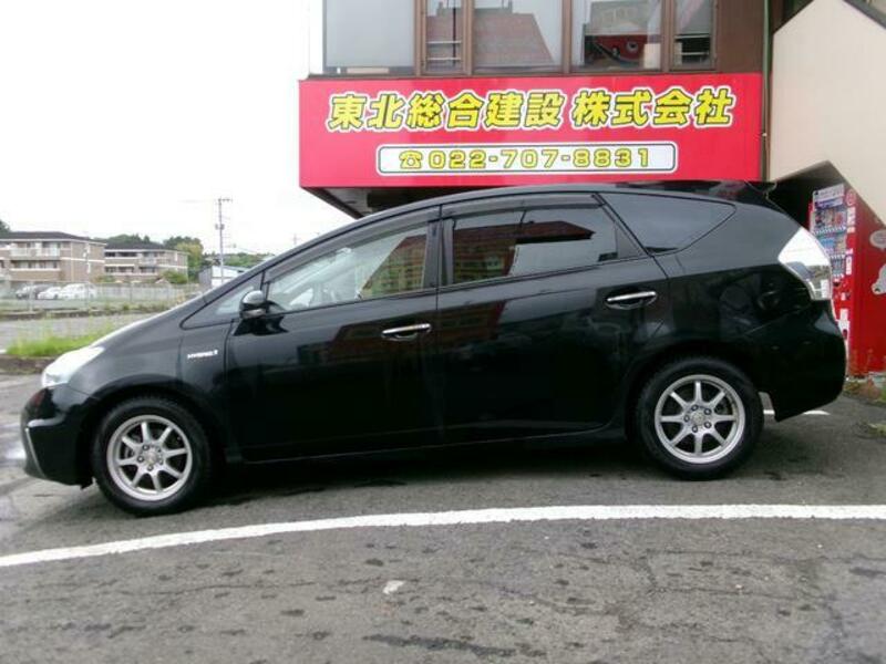PRIUS ALPHA
