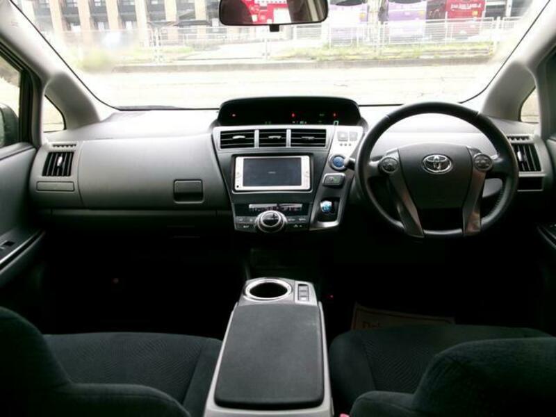 PRIUS ALPHA