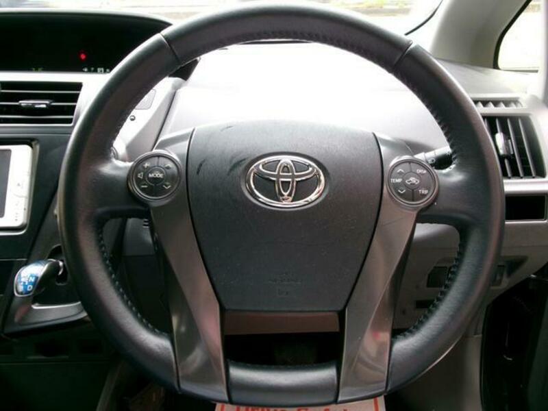 PRIUS ALPHA