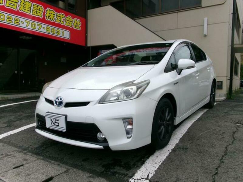 TOYOTA PRIUS