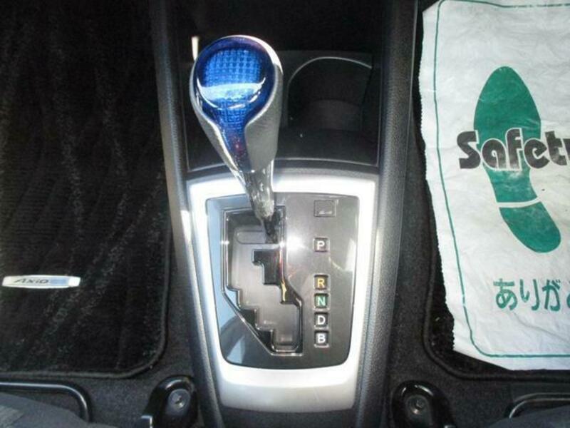 COROLLA AXIO