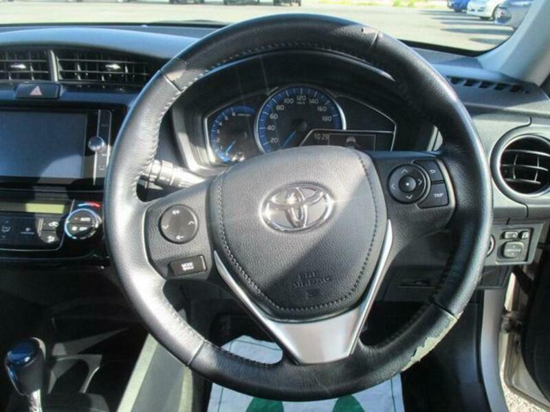 COROLLA AXIO