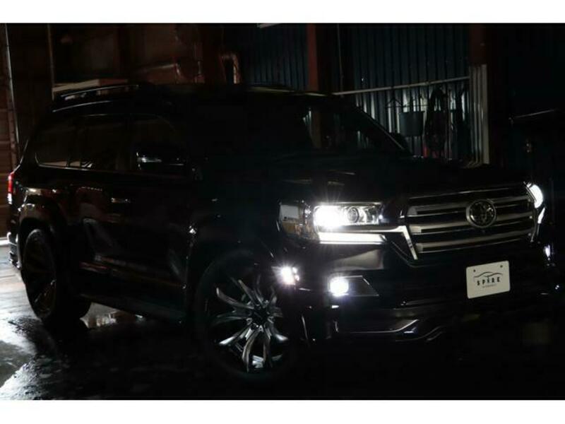 LAND CRUISER