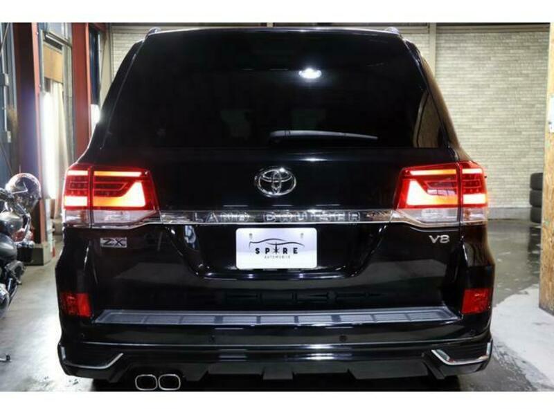 LAND CRUISER