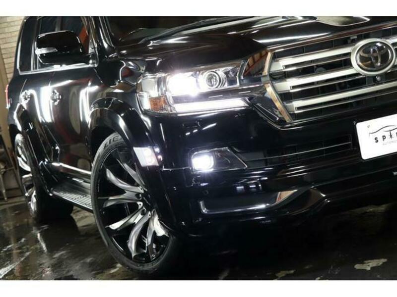 LAND CRUISER
