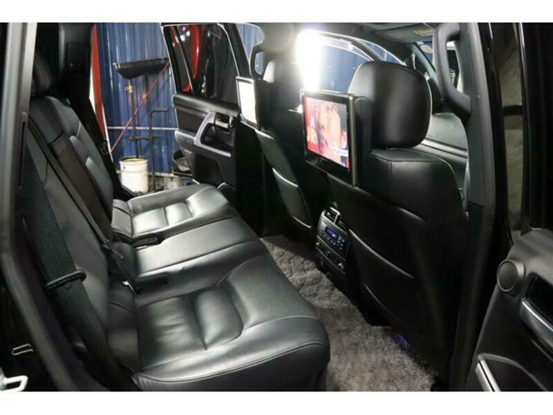 LAND CRUISER