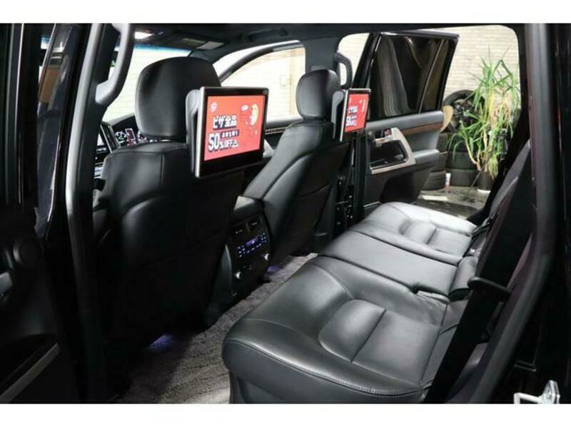 LAND CRUISER