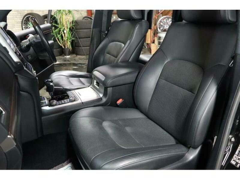 LAND CRUISER