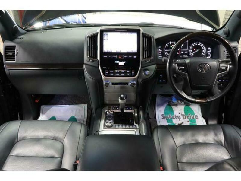 LAND CRUISER
