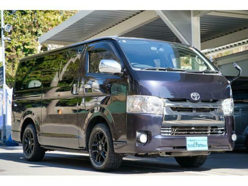 TOYOTA HIACE VAN