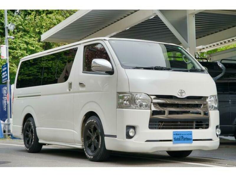 TOYOTA HIACE VAN