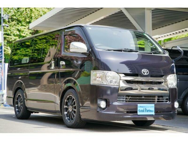 TOYOTA HIACE VAN