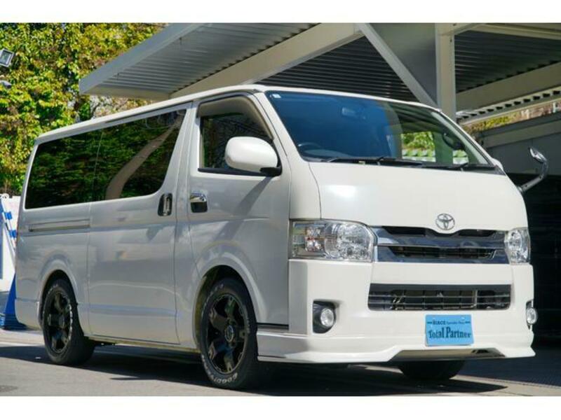 TOYOTA HIACE VAN