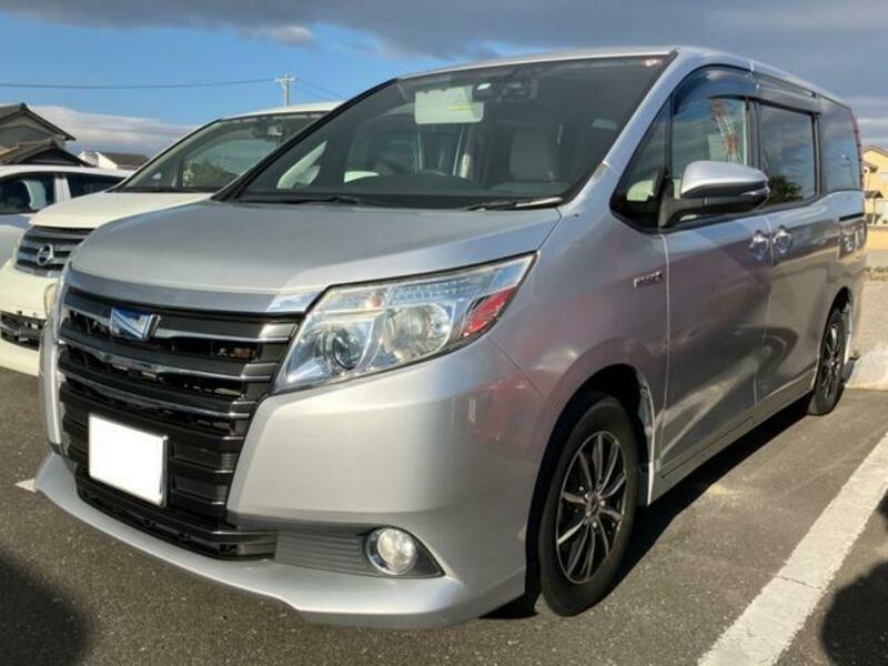 TOYOTA NOAH