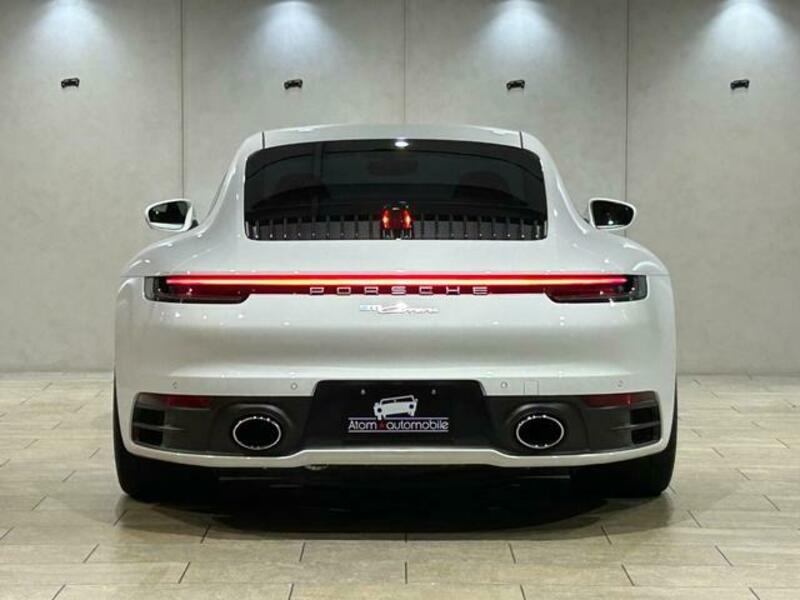 911