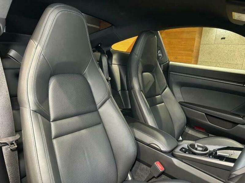 911
