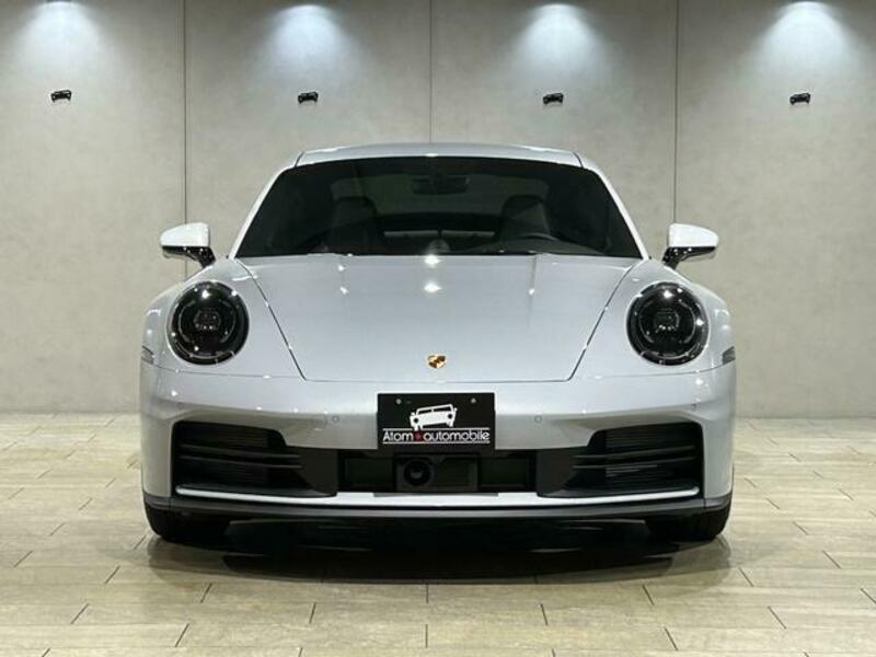 911