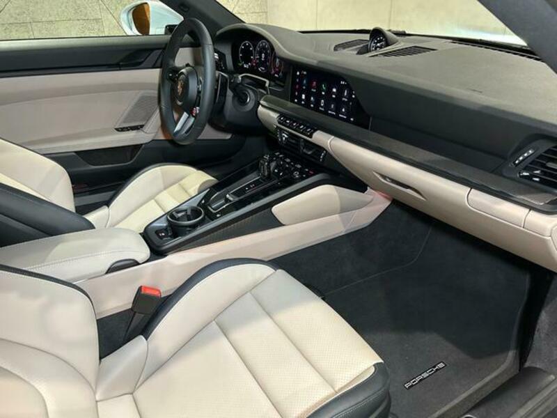 911