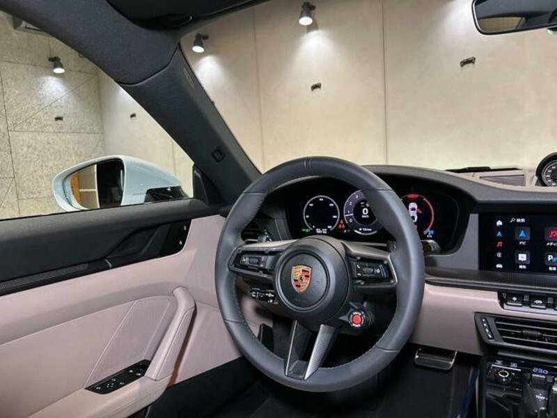 911