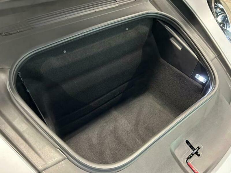 911