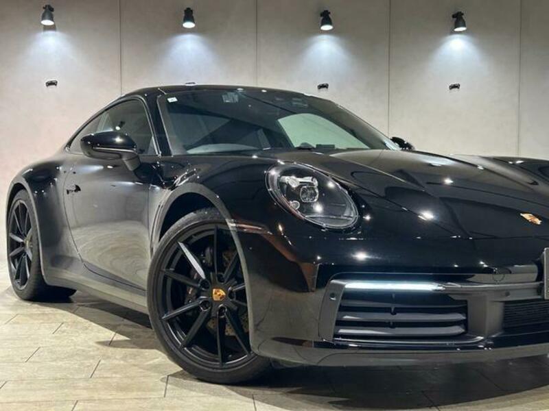 911