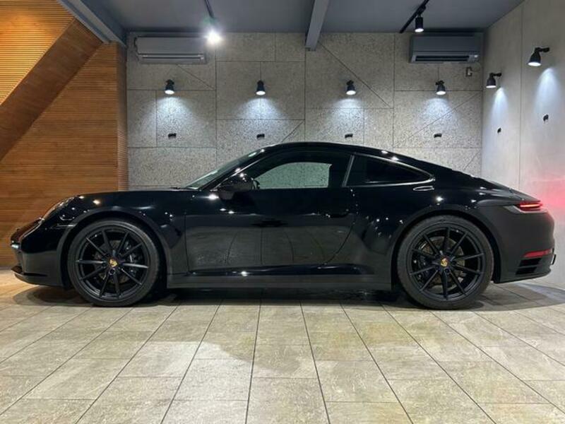 911