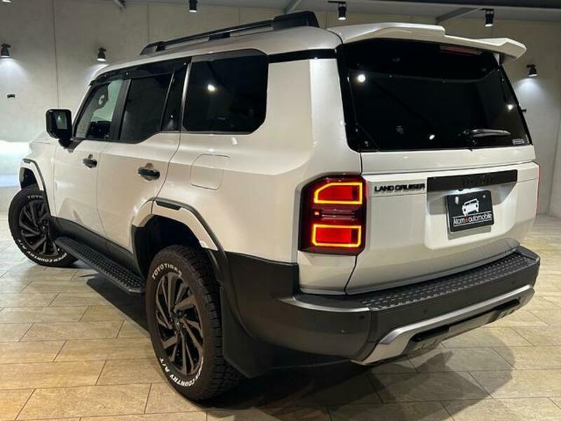 LAND CRUISER 250