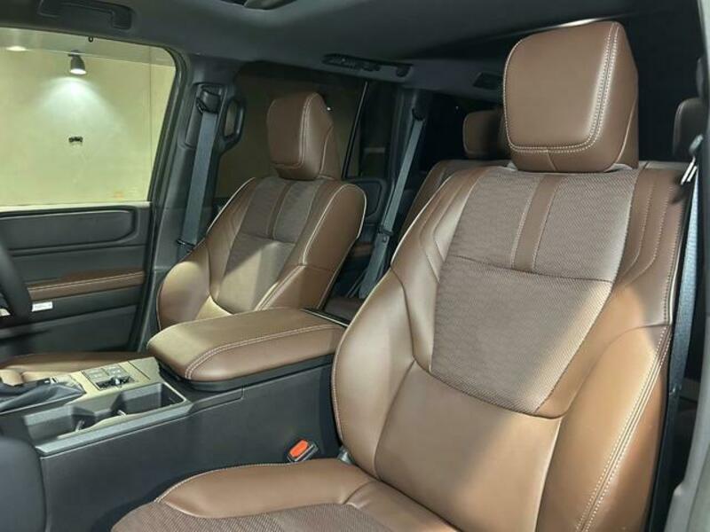 LAND CRUISER 250