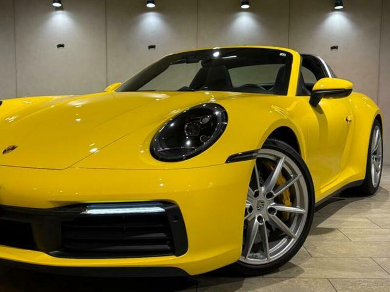 911