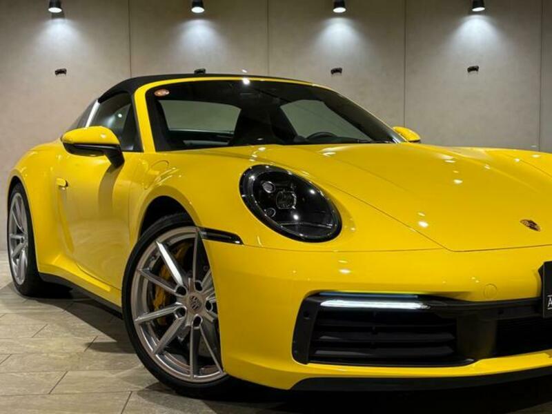 911