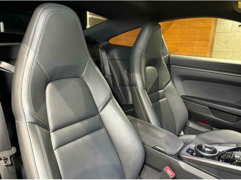 911