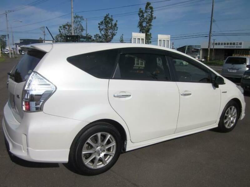 PRIUS ALPHA