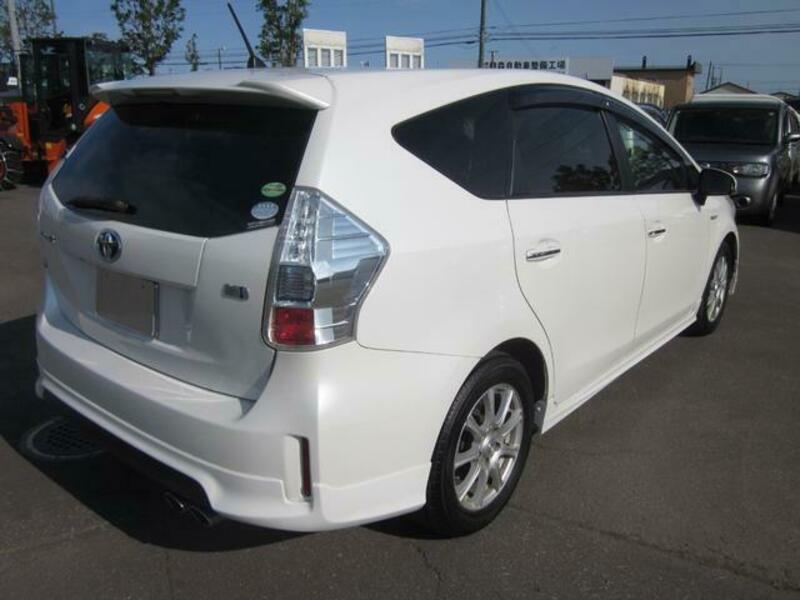 PRIUS ALPHA