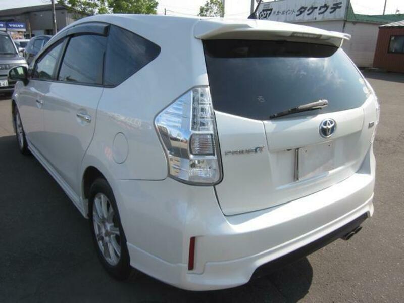 PRIUS ALPHA
