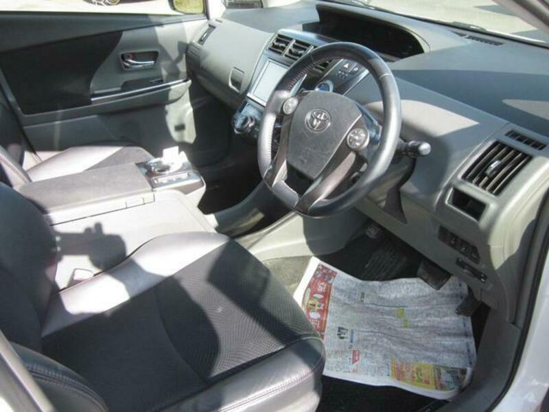 PRIUS ALPHA