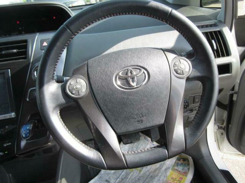 PRIUS ALPHA