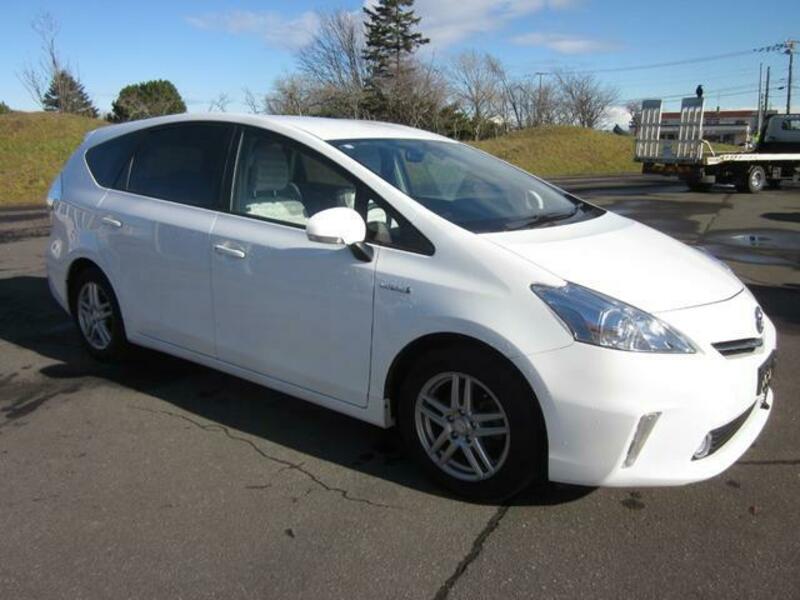 PRIUS ALPHA