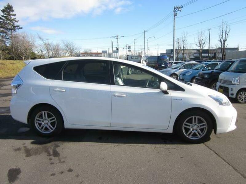 PRIUS ALPHA
