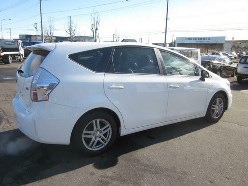 PRIUS ALPHA