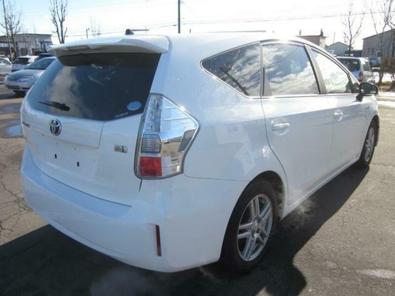 PRIUS ALPHA