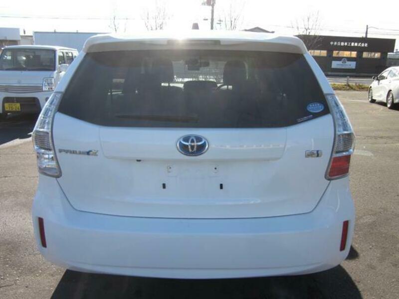 PRIUS ALPHA