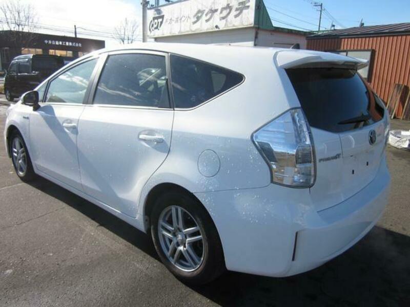 PRIUS ALPHA