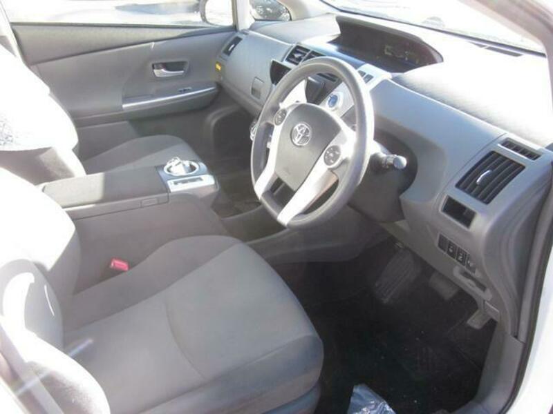 PRIUS ALPHA