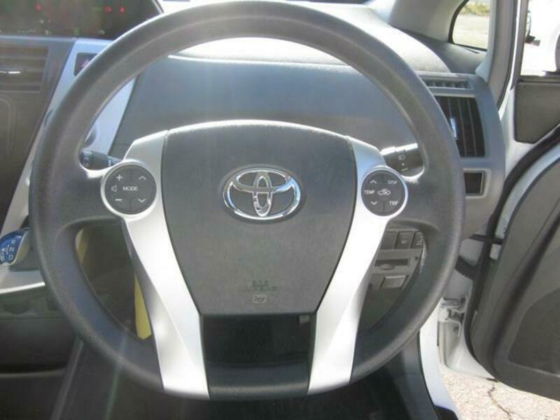 PRIUS ALPHA
