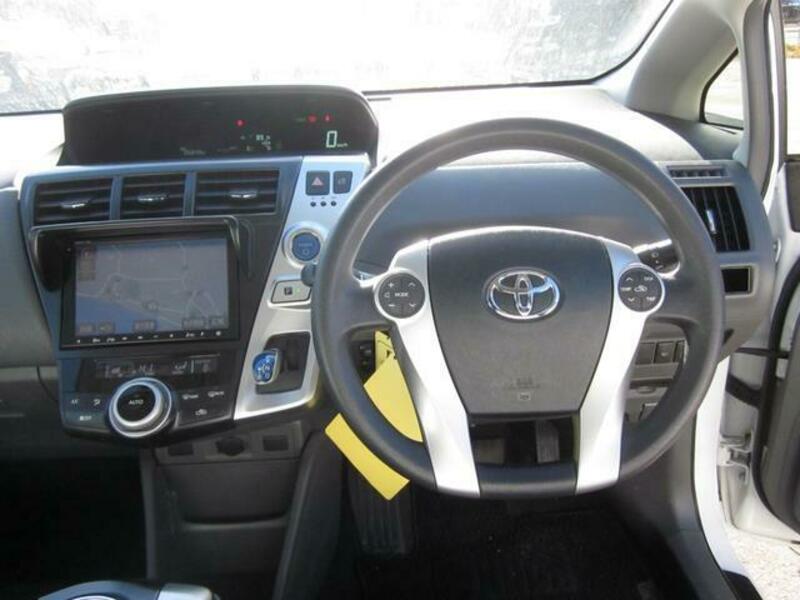 PRIUS ALPHA