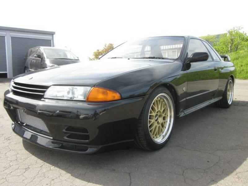NISSAN SKYLINE