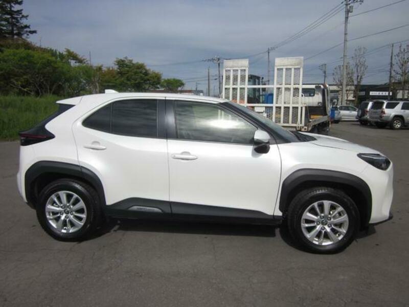YARIS CROSS