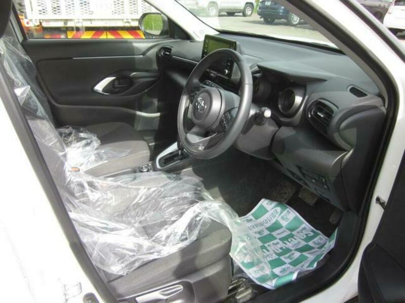 YARIS CROSS