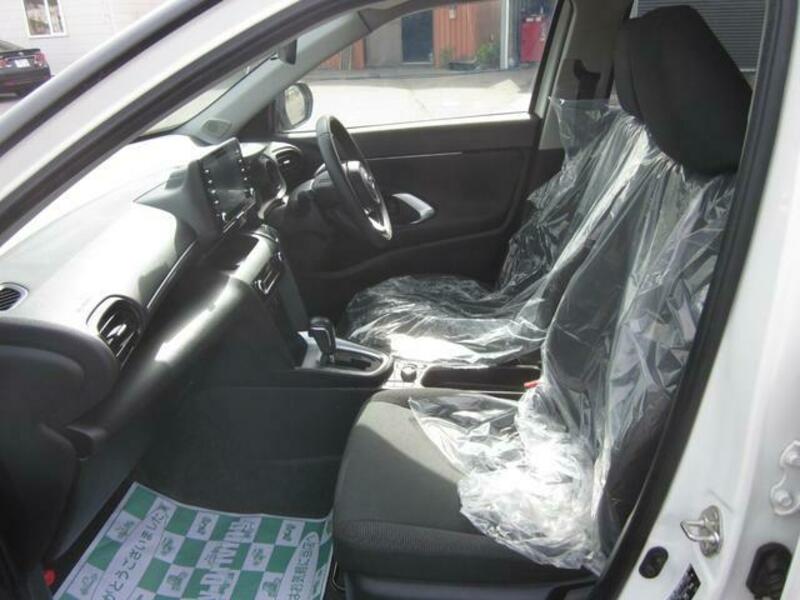 YARIS CROSS